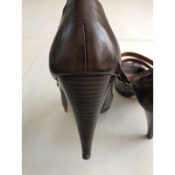 Max Studio Xpand Leather Peep Toe Heels - Picture 11 of 12